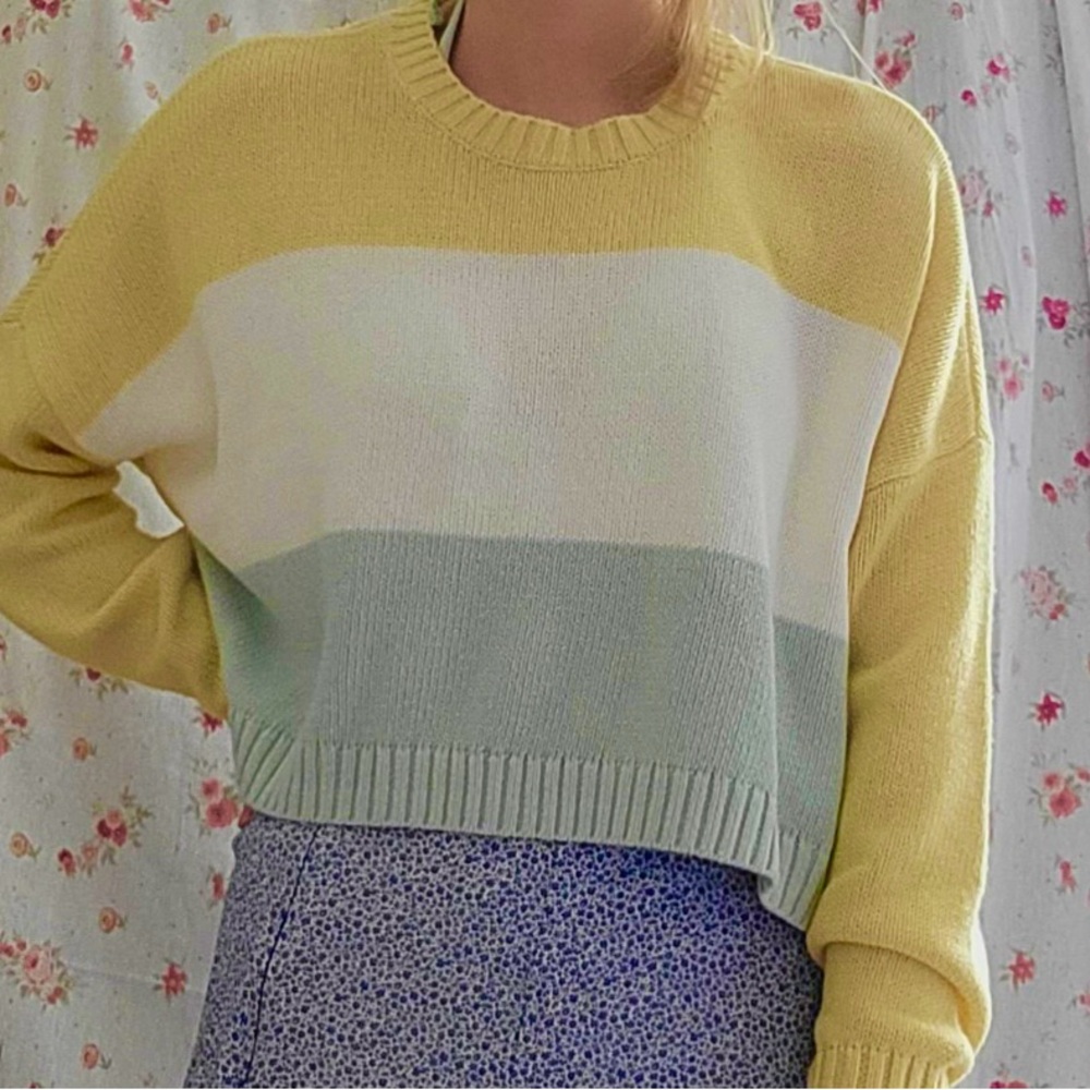 Hollister Boxy Colorblock Lightweight Sweater in Yellow, White, and Mint